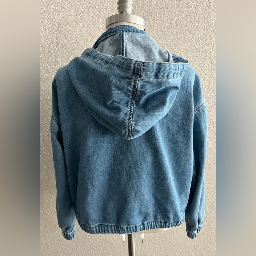 Forever 21 Vintage Style medium wash denim hooded jacket women’s size small - Picture 3 of 4